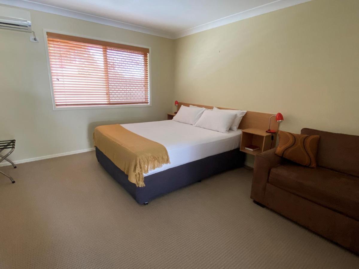 Country Roads Motor Inn Gayndah Экстерьер фото