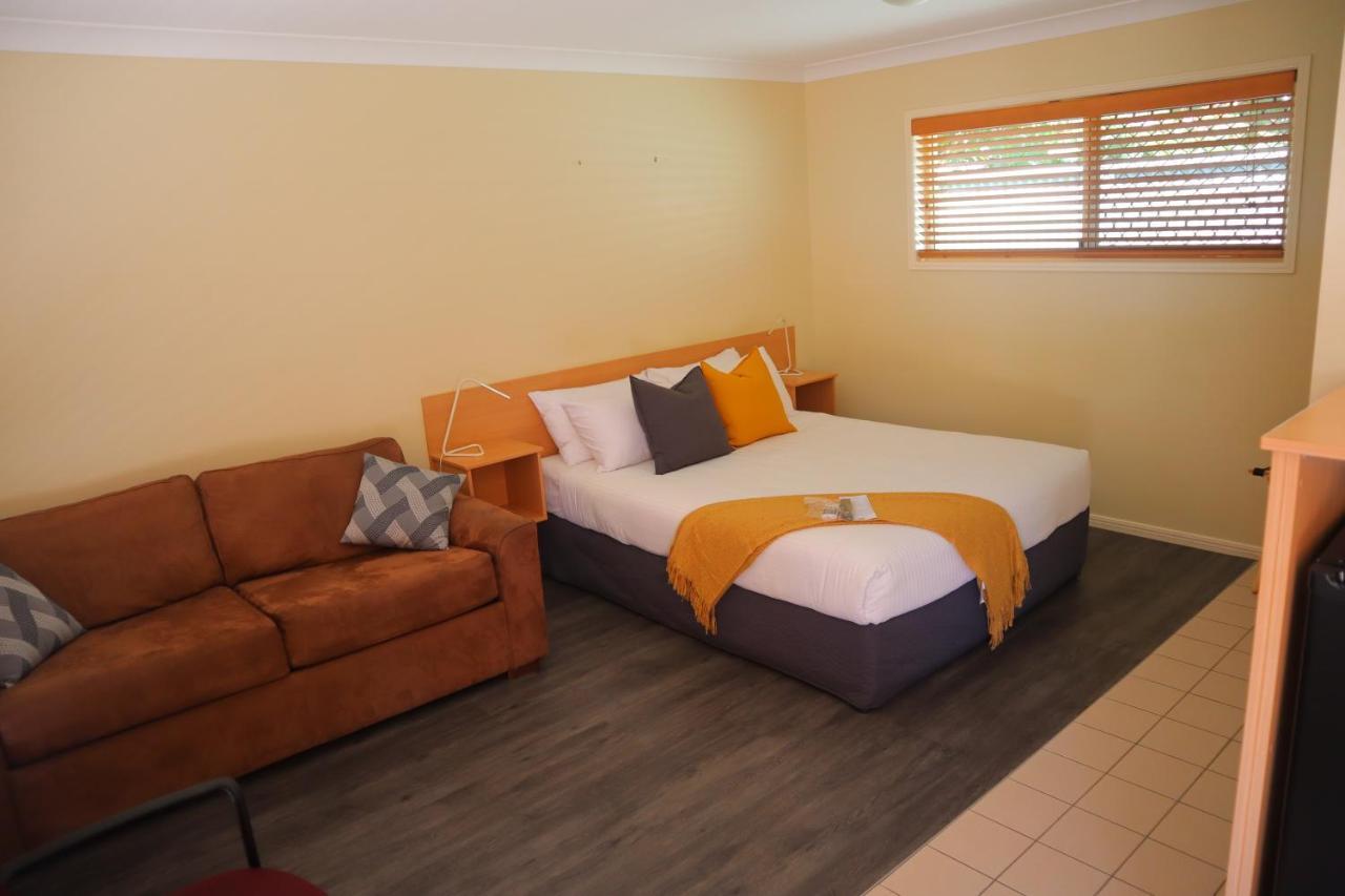 Country Roads Motor Inn Gayndah Экстерьер фото